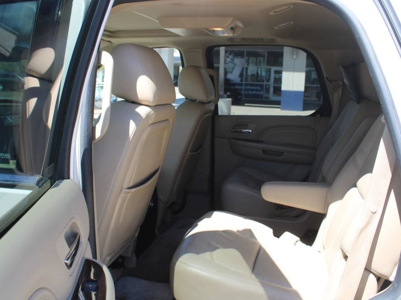 Used 2013 White Diamond Tricoat CADILLAC Premium image 10