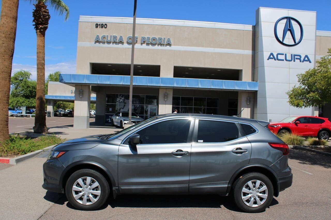 2019 Nissan Rogue Sport S photo 2