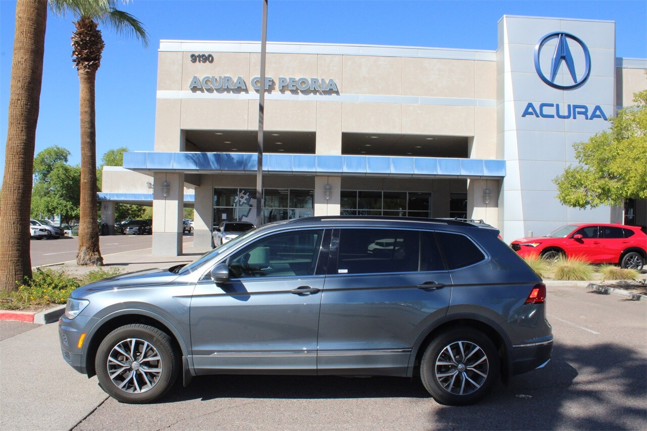 2020 Volkswagen Tiguan SE photo 2