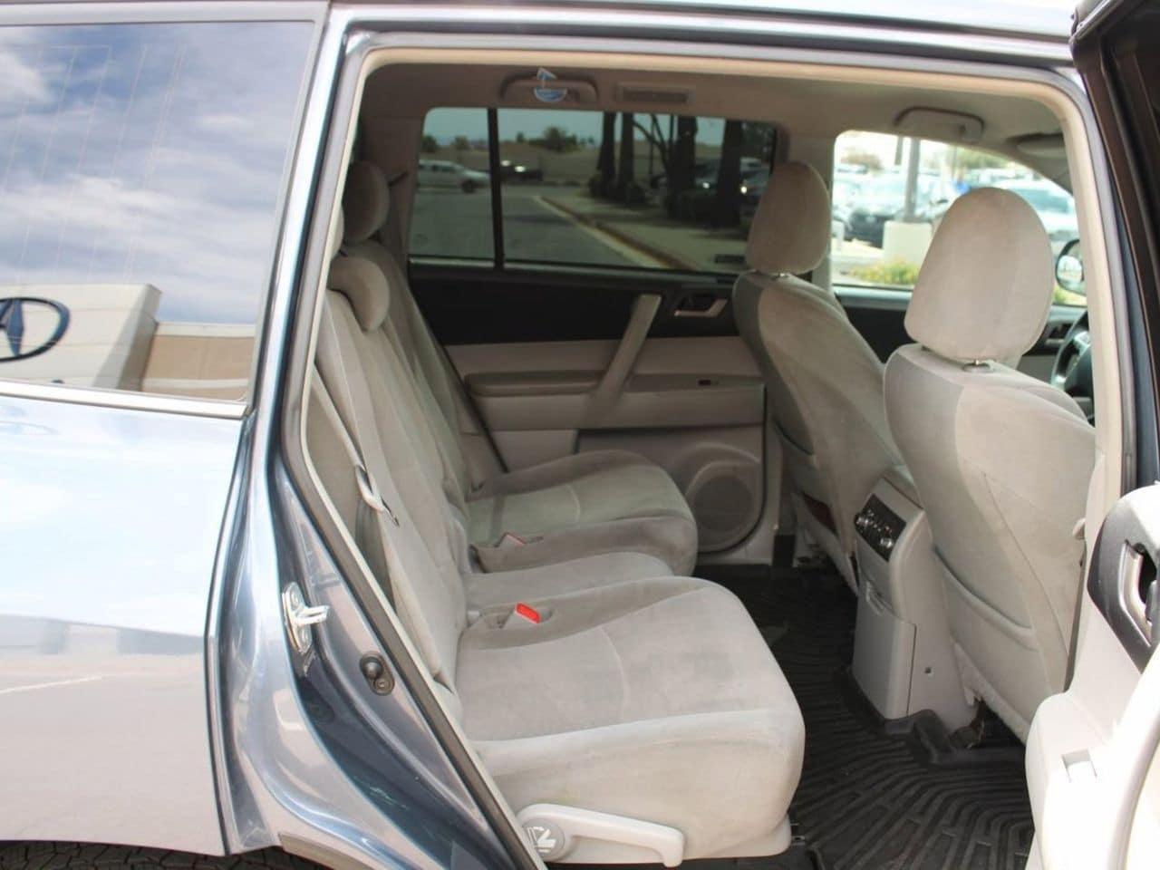 Used 2011 Shoreline Blue Pearl Toyota Premium image 13