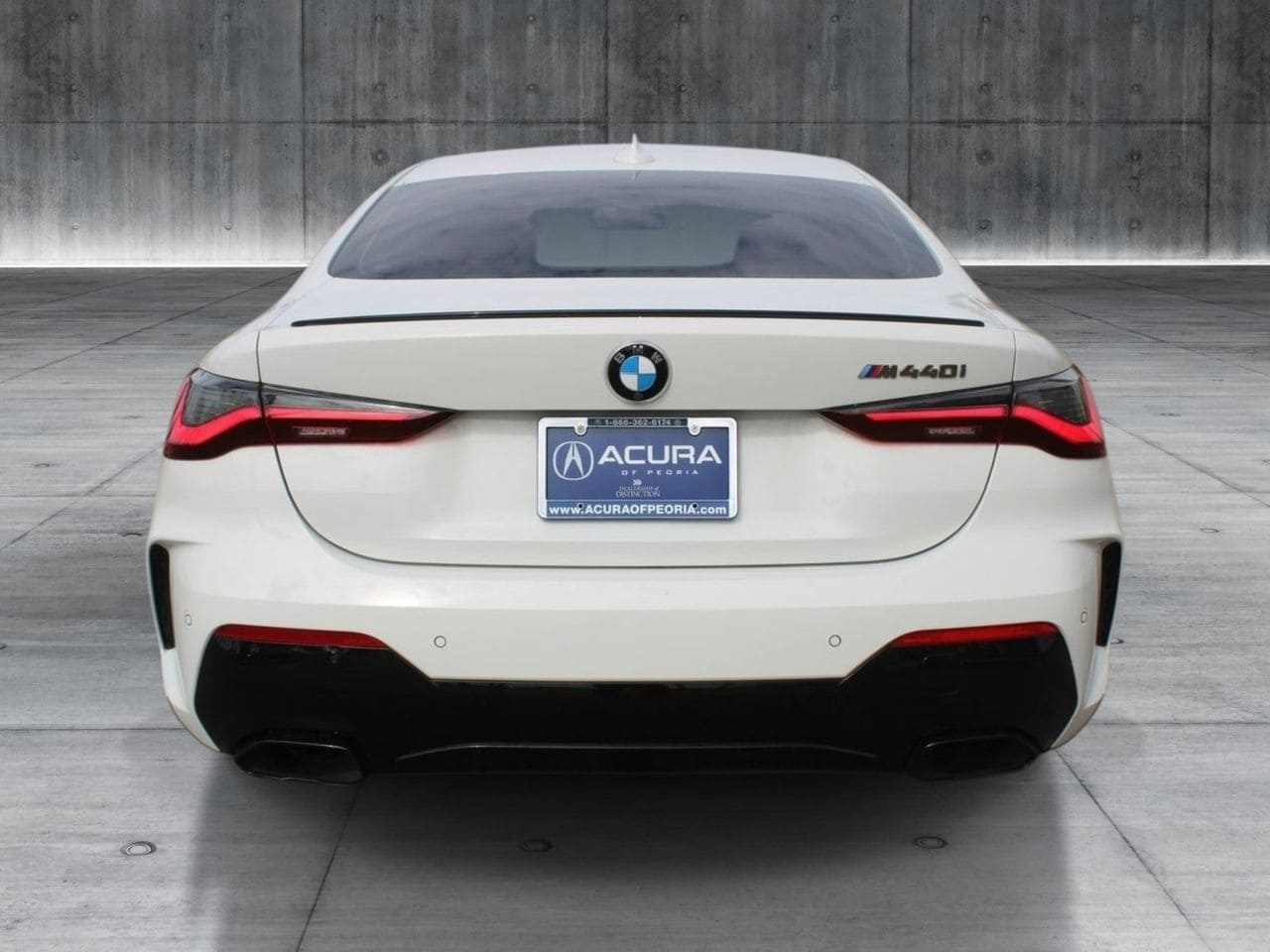 Used 2023 Alpine White BMW M440i image 5