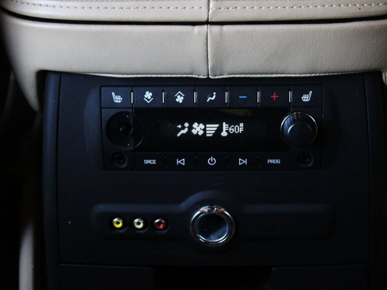 Used 2013 White Diamond Tricoat CADILLAC Premium image 26