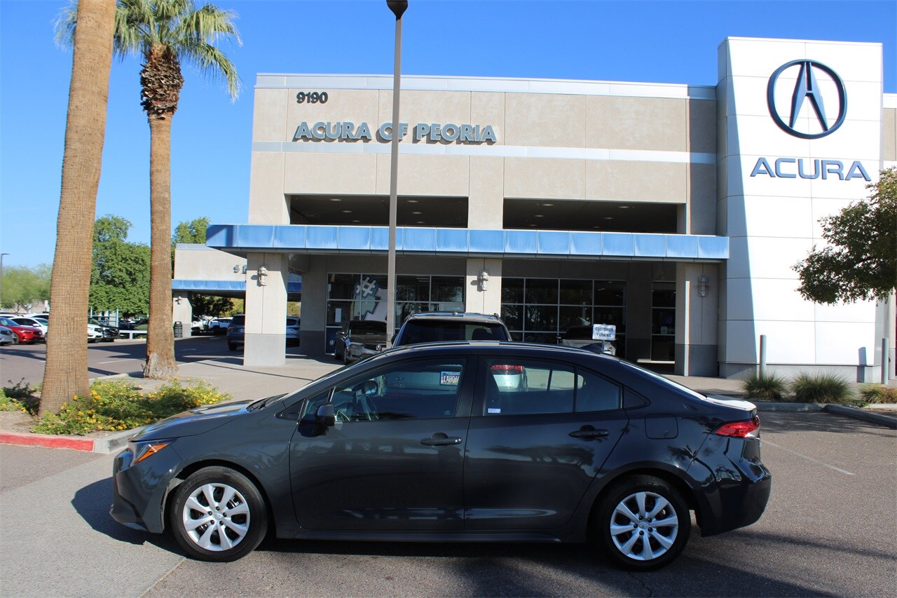 2024 Toyota Corolla LE photo 2