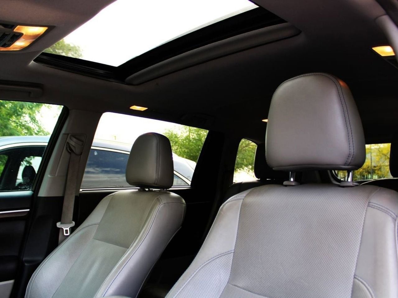 Used 2016 Predawn Gray Mica Toyota Limited image 15