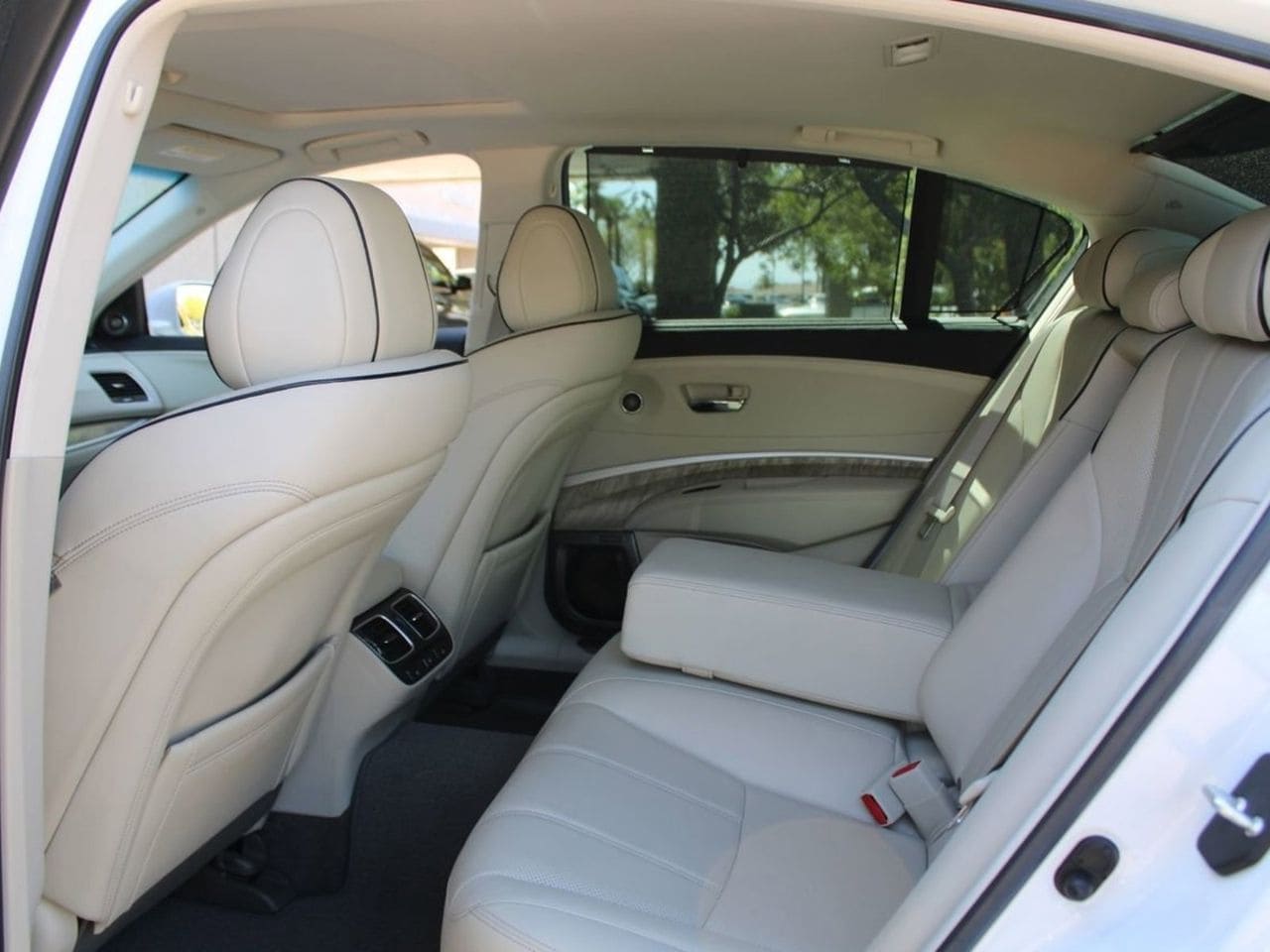 Used 2020 Platinum White Pearl Acura Advance Package SH-AWD image 10