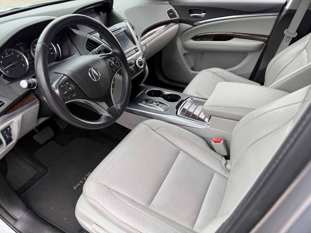 Used 2017 Lunar Silver Metallic Acura 3.5L w/Technology Package image 30