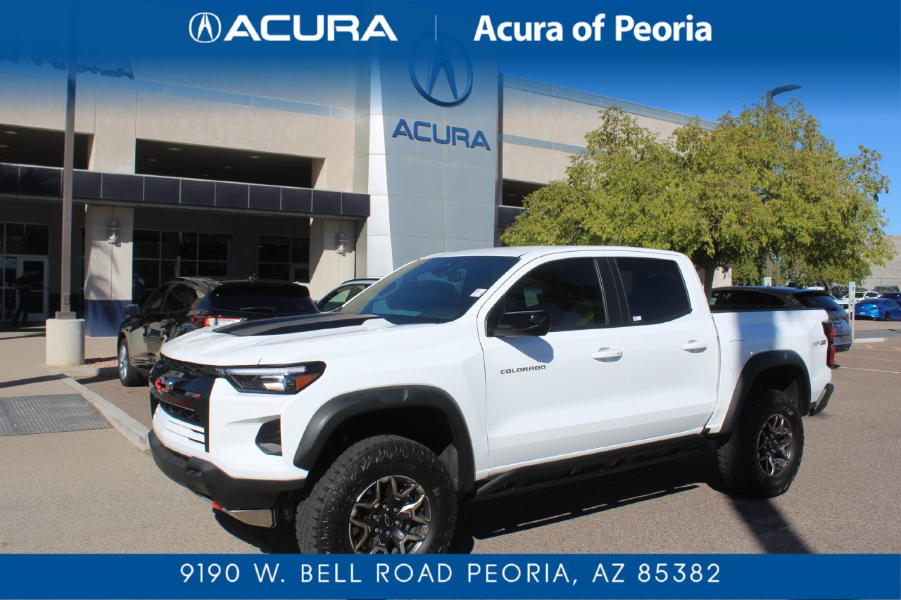 Summit White 2024 Chevrolet Colorado Pickup Truck Four-Wheel Drive 8-Speed Automatic