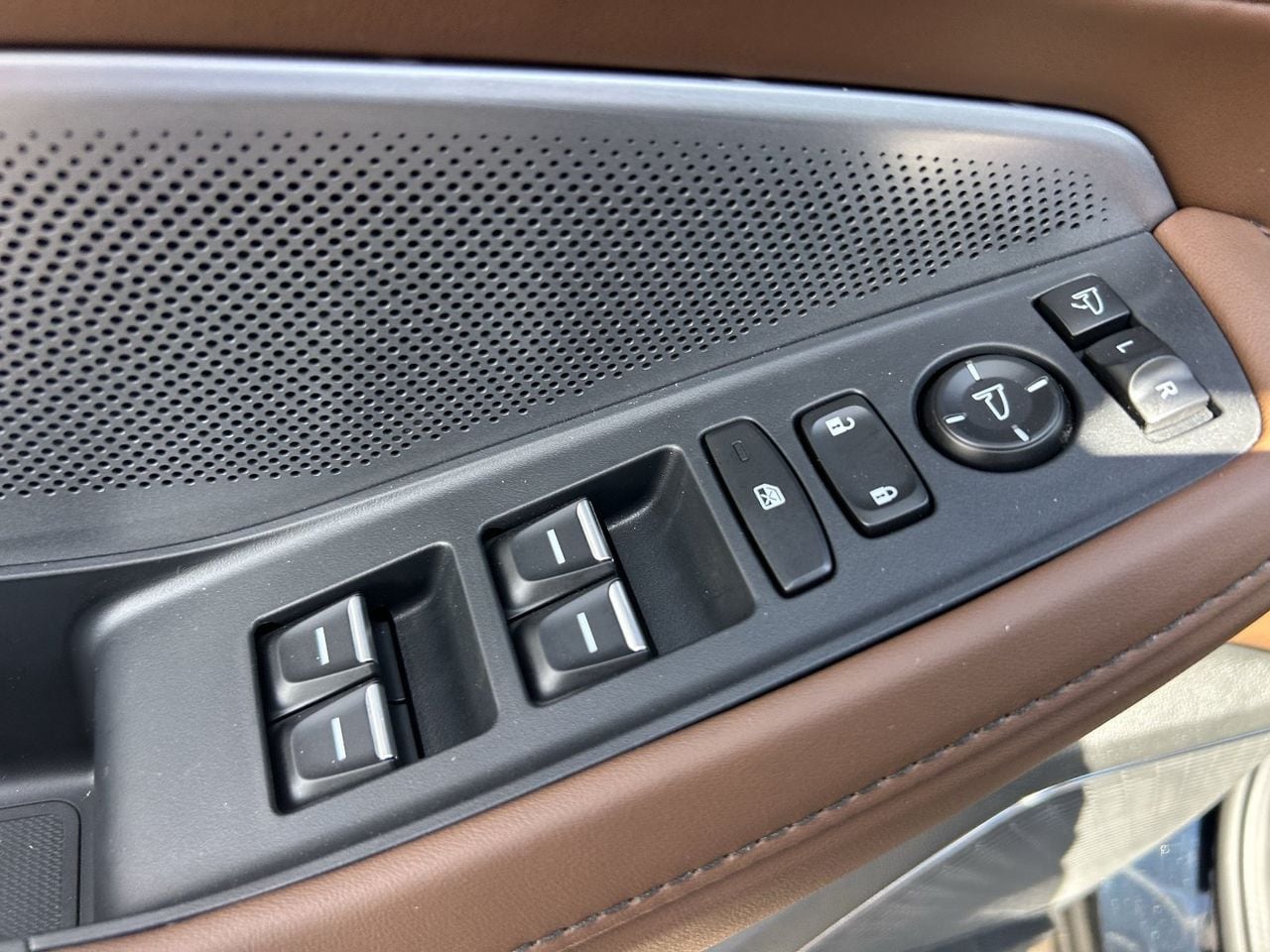New 2026 Majestic Black Pearl Acura SH-AWD Technology Package image 32