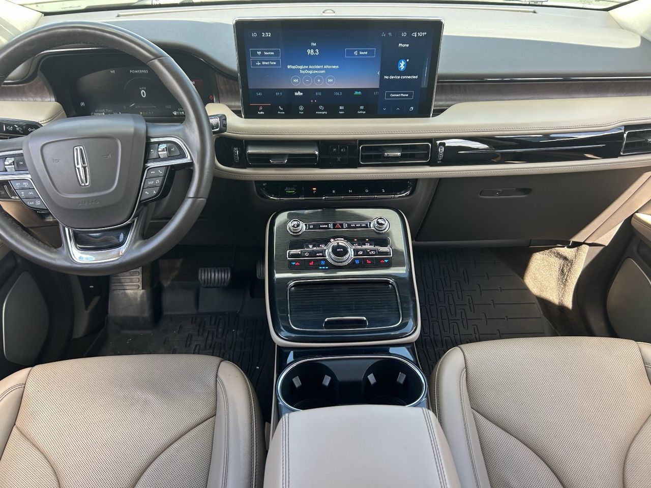 Used 2022 Ceramic Pearl Metallic Tinted Clearcoat Lincoln Reserve image 17