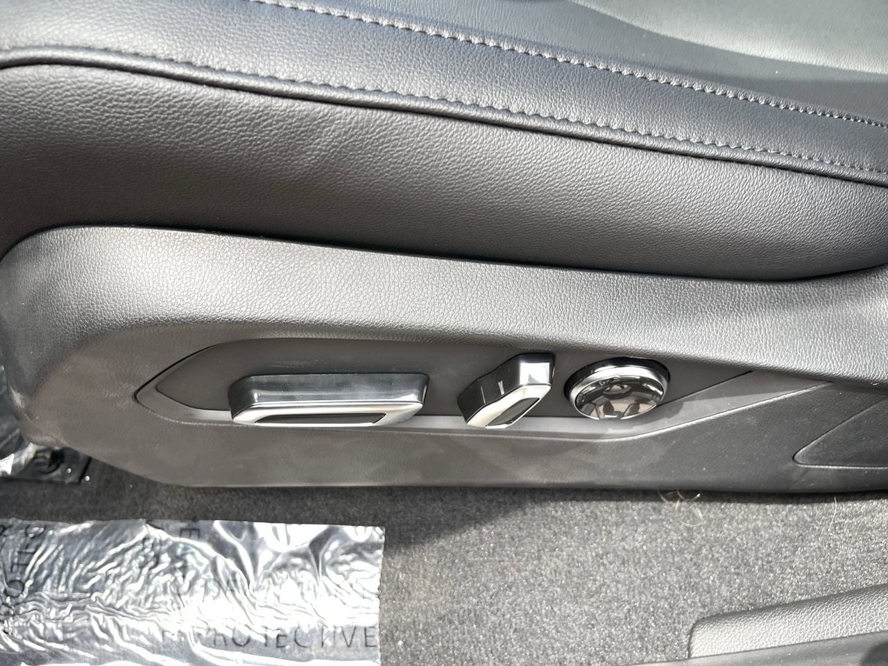 New 2026 Platinum White Pearl Acura FWD image 24