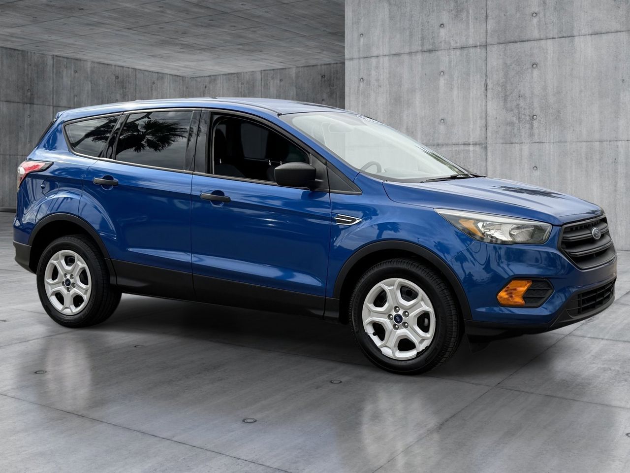 Used 2018 Lightning Blue Ford S image 7