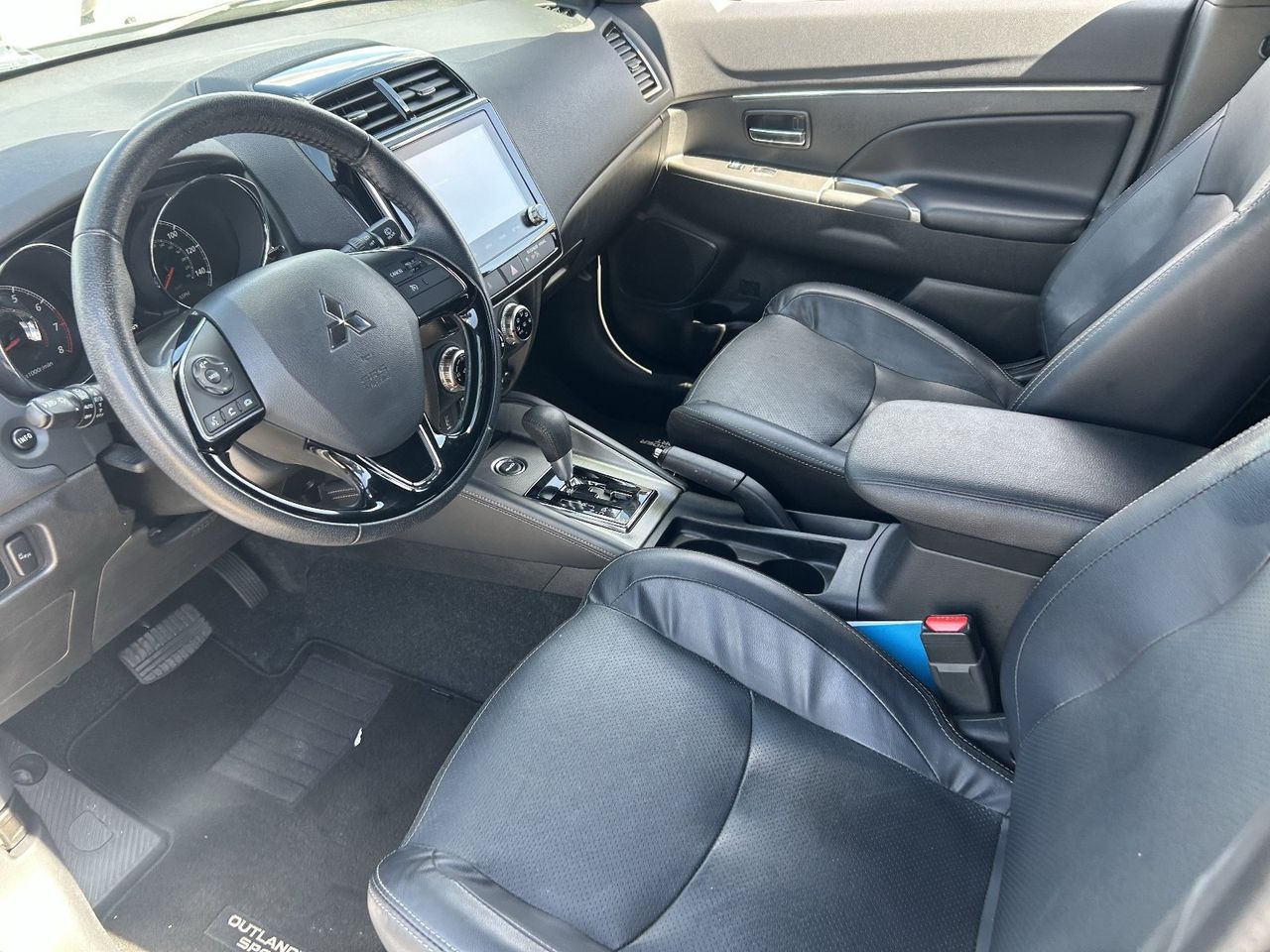 Used 2024 Mercury Gray Metallic Mitsubishi SEL image 27