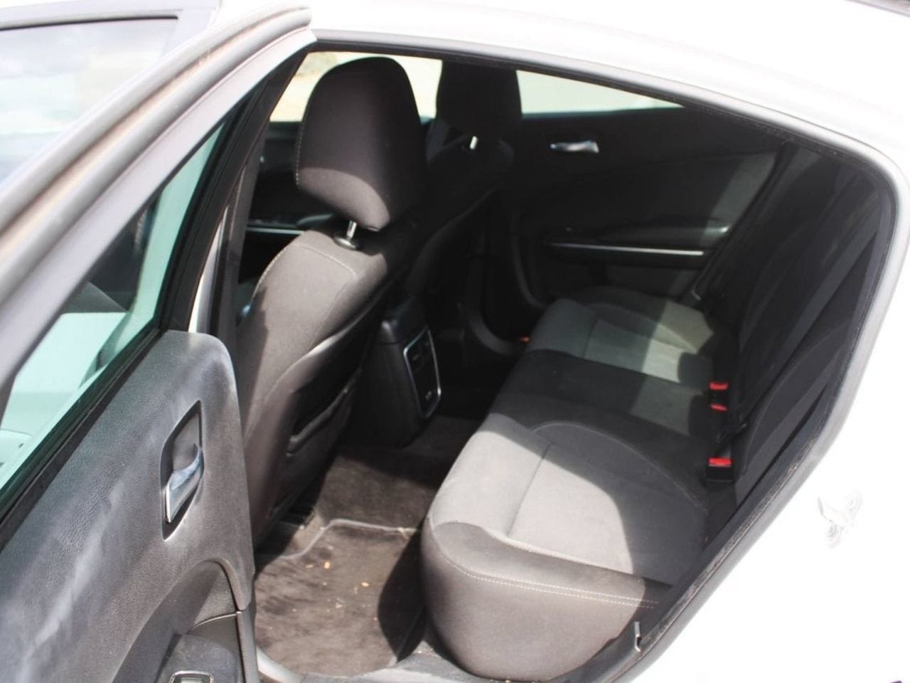 Used 2016 Bright White Clearcoat Dodge SE image 12