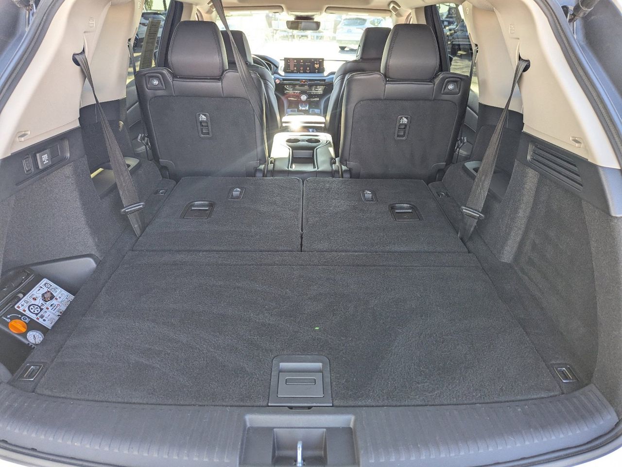 Certified Used 2023 Platinum White Pearl Acura 3.5L image 10