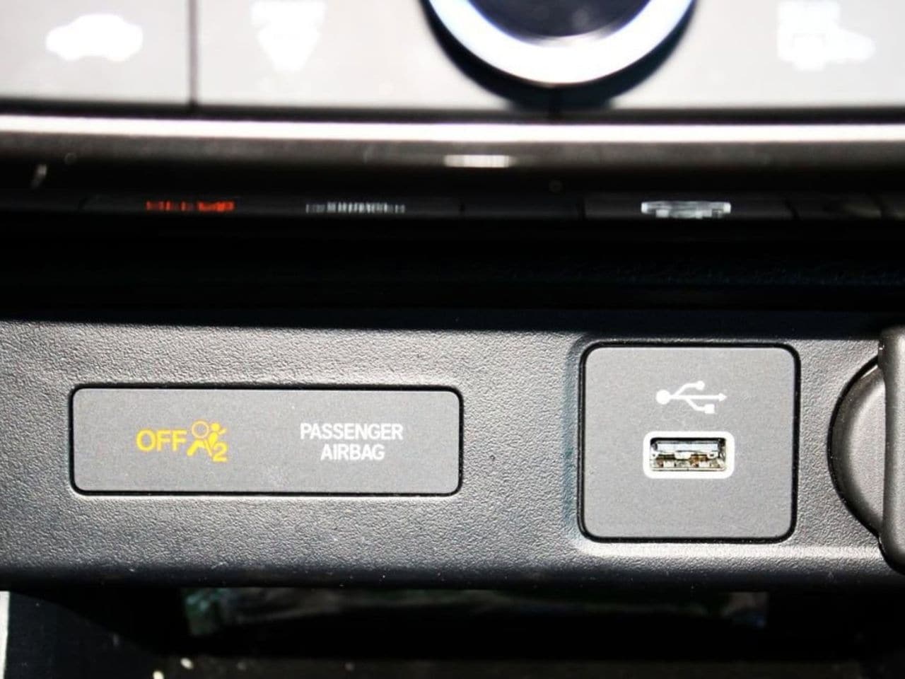 Used 2024 Liquid Carbon Metallic Acura Premium image 17