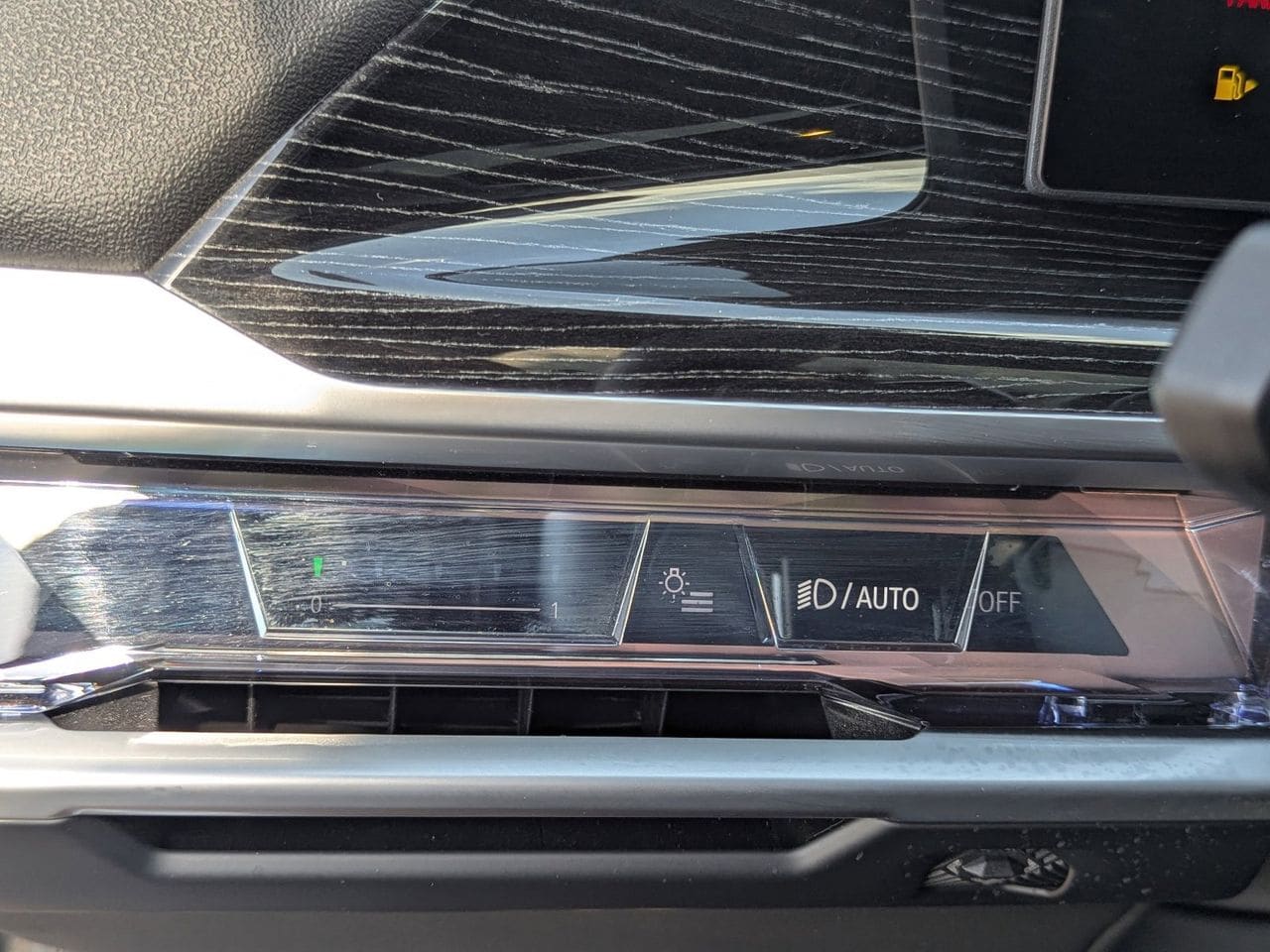 Used 2024 Black Sapphire Metallic BMW 740i image 32