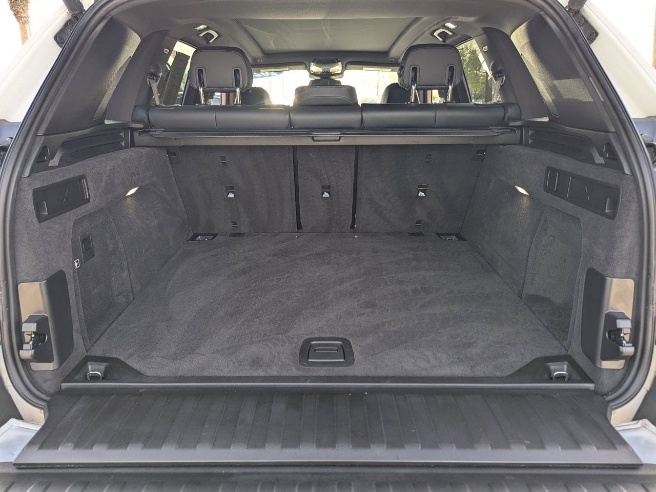 Used 2026 Alpine White BMW xDrive40i image 10