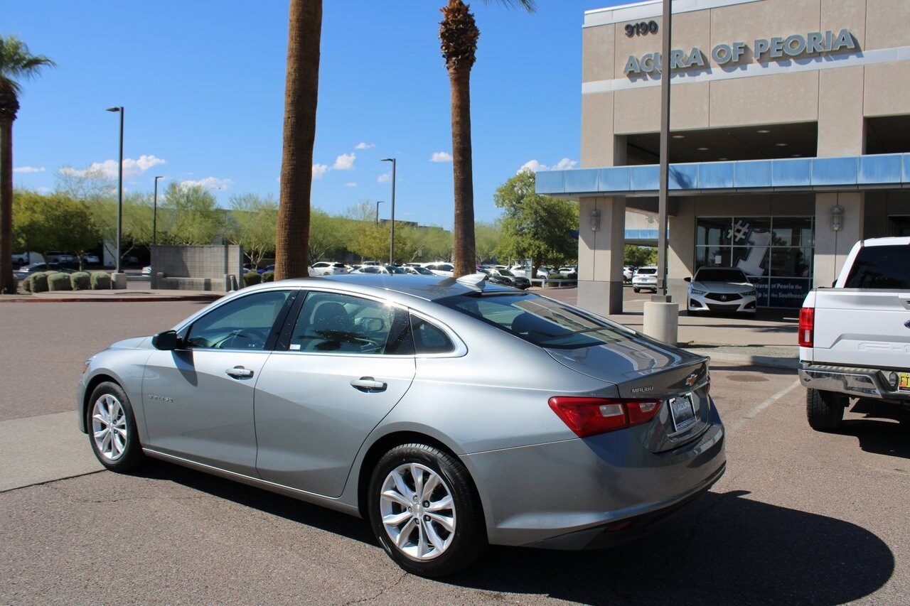 2023 Chevrolet Malibu 1LT photo 2