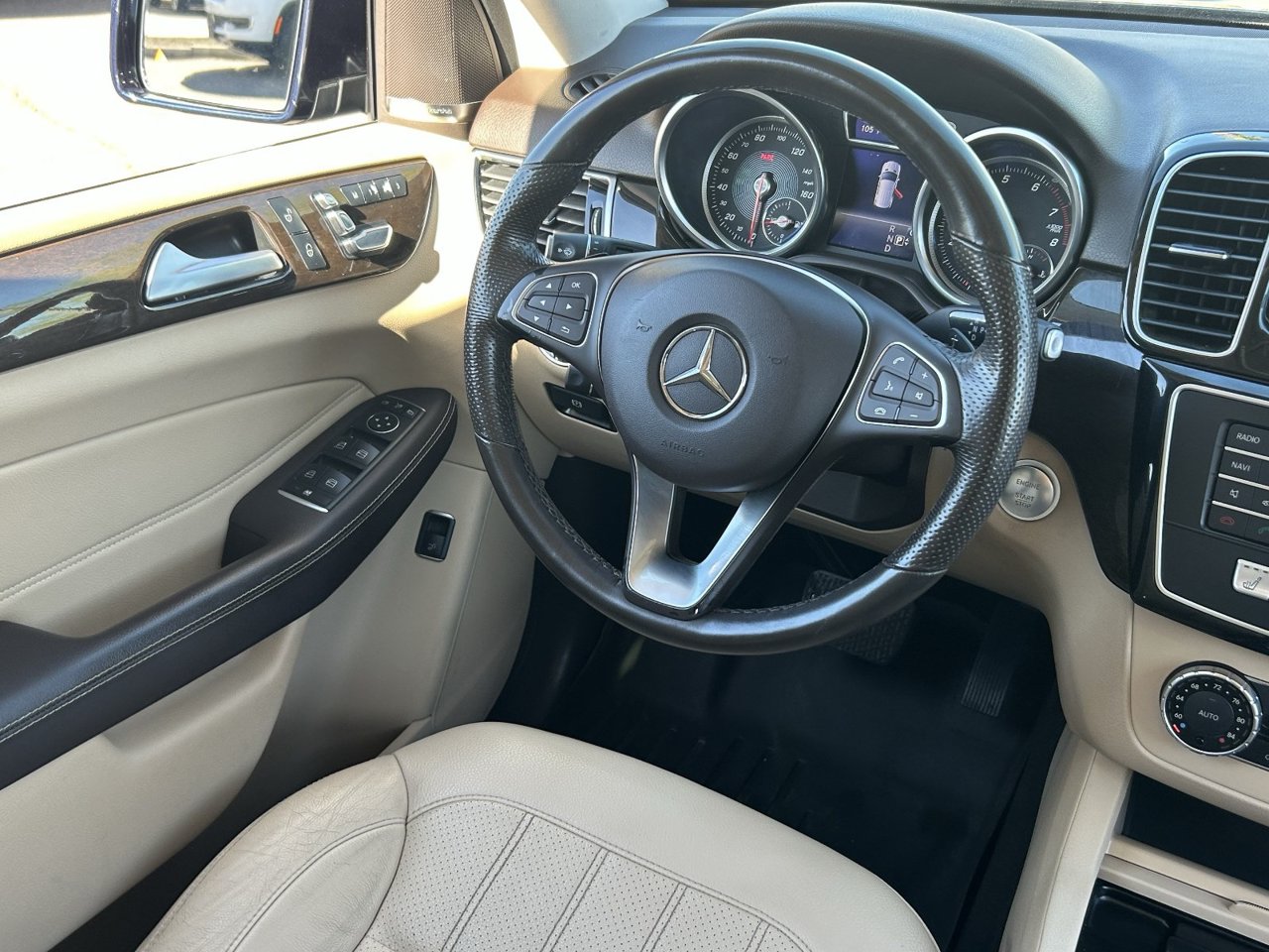 Used 2018 Lunar Blue Metallic Mercedes-Benz GLE 350 4maticÂ® image 17