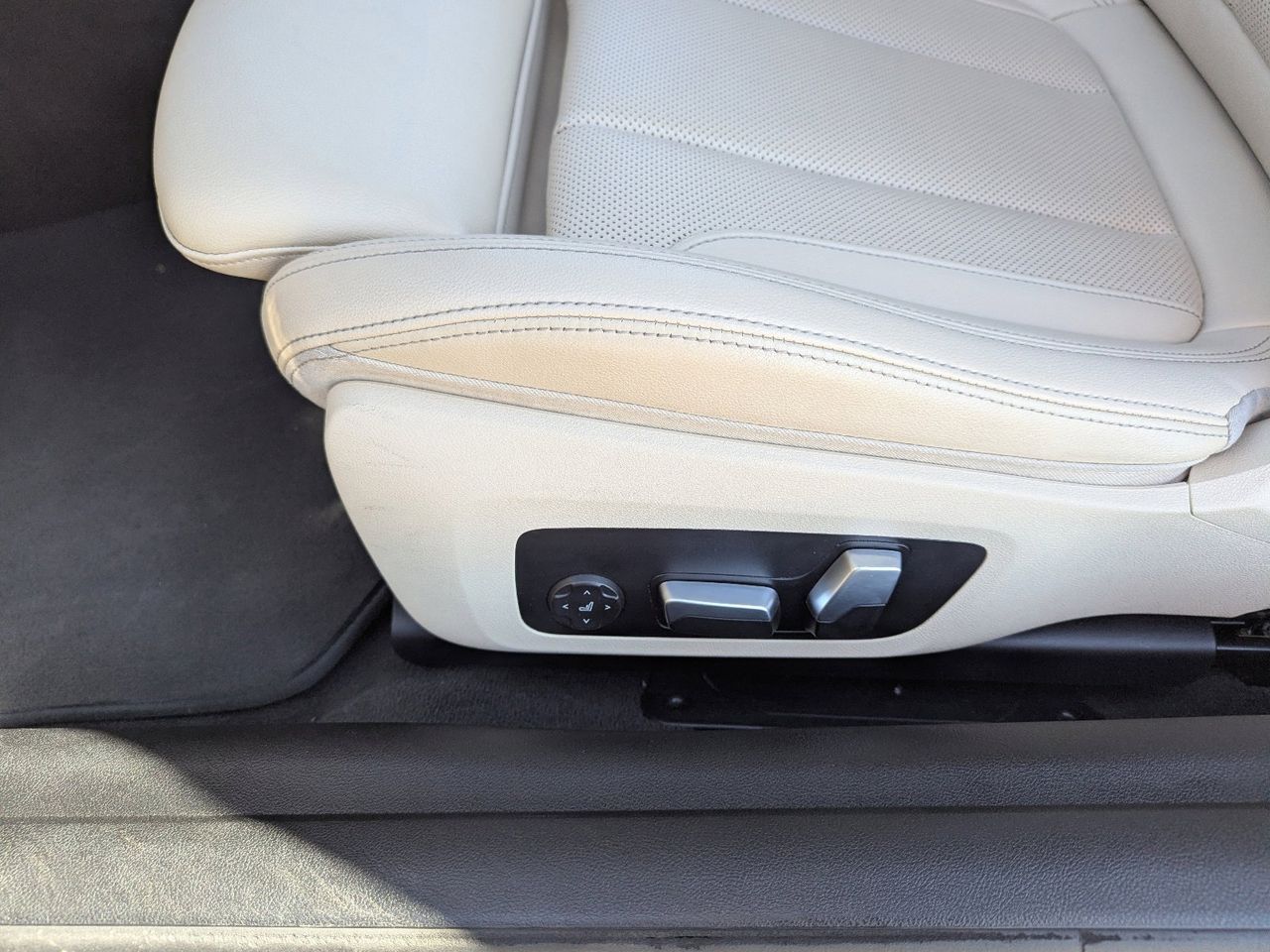 Used 2022 Black Sapphire Metallic BMW 430i image 28