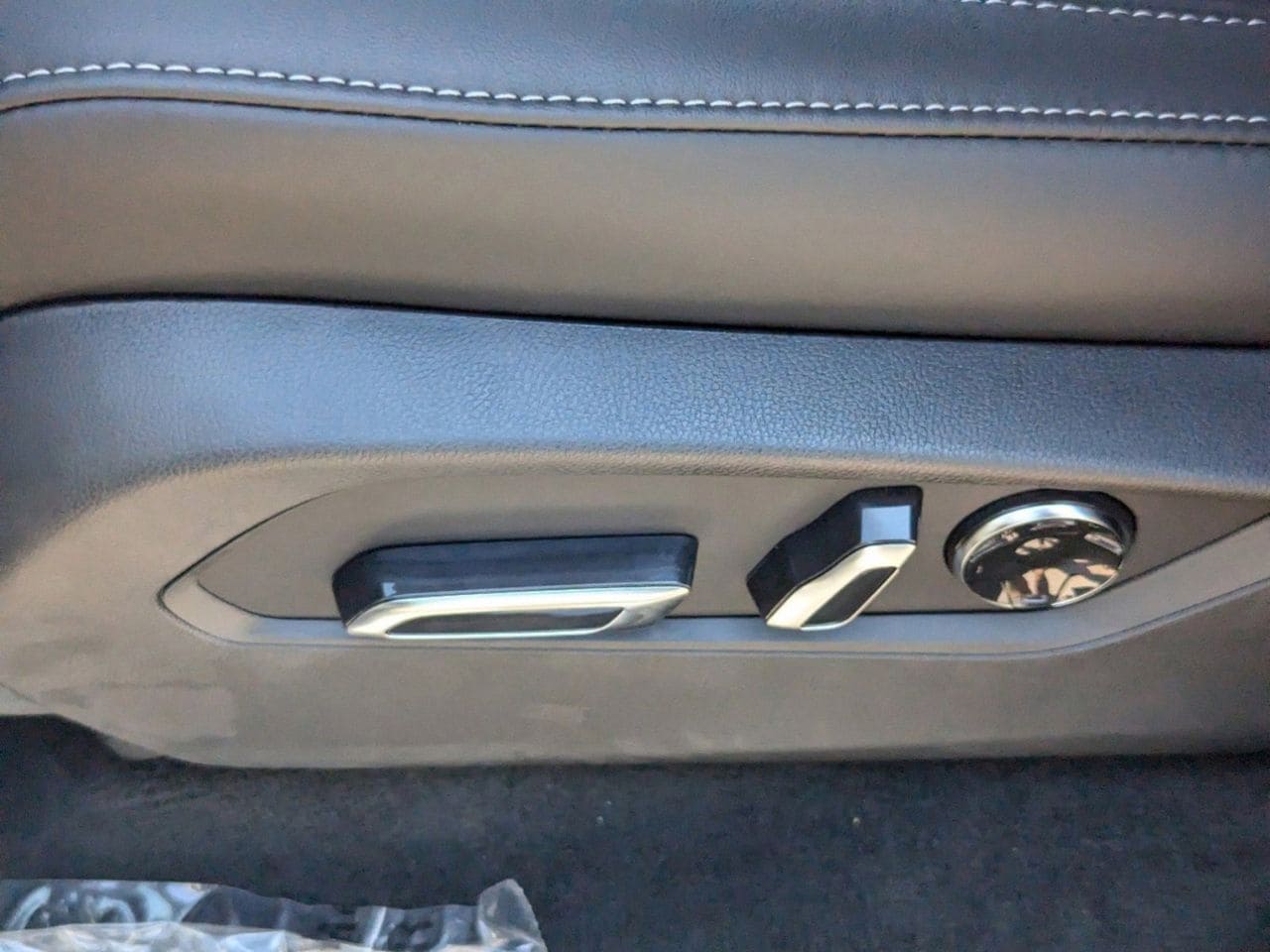 New 2026 Platinum White Pearl Acura FWD Technology Package image 16