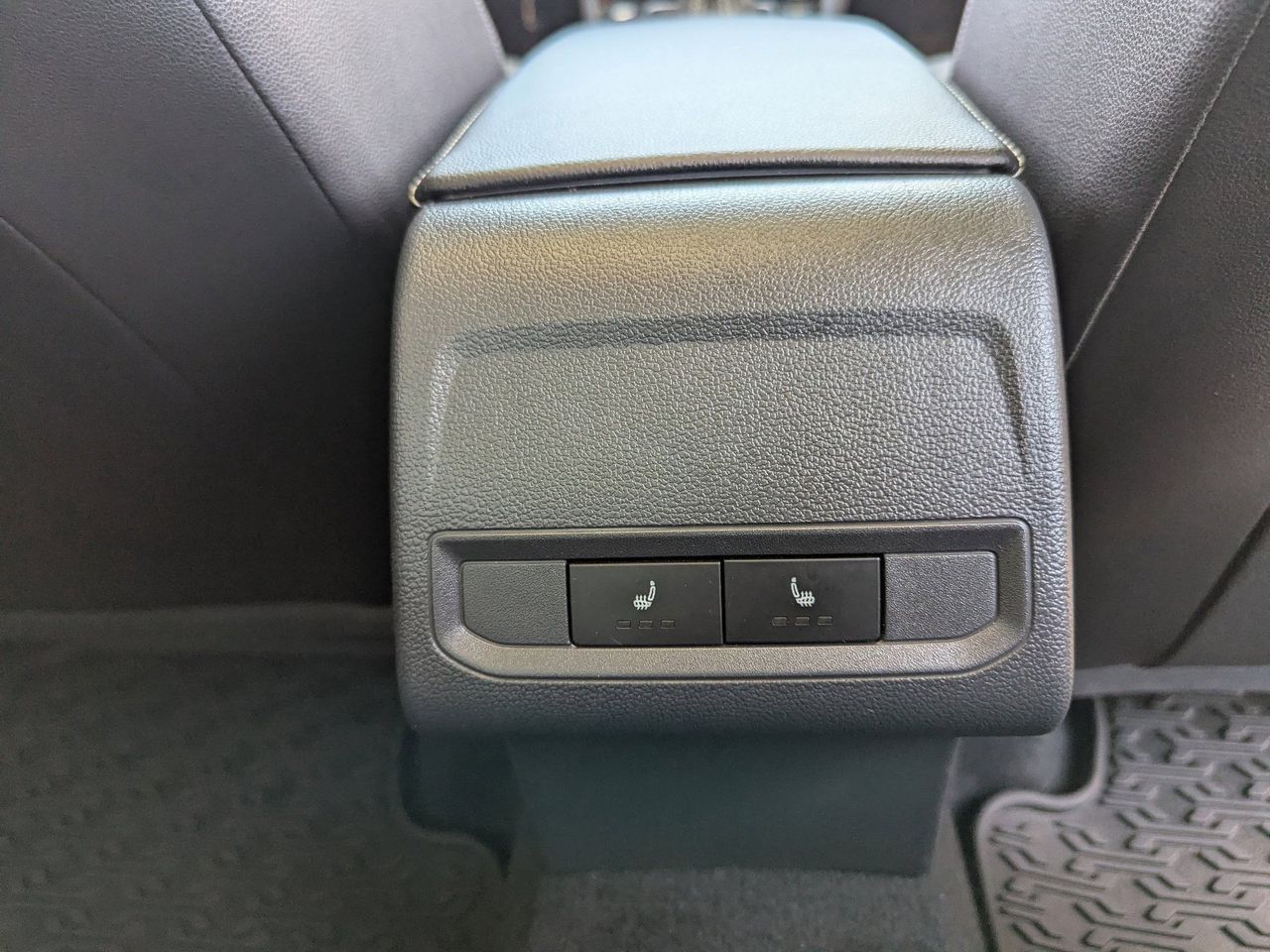 Used 2025 Deep Black Pearl Volkswagen 1.5T SEL image 14