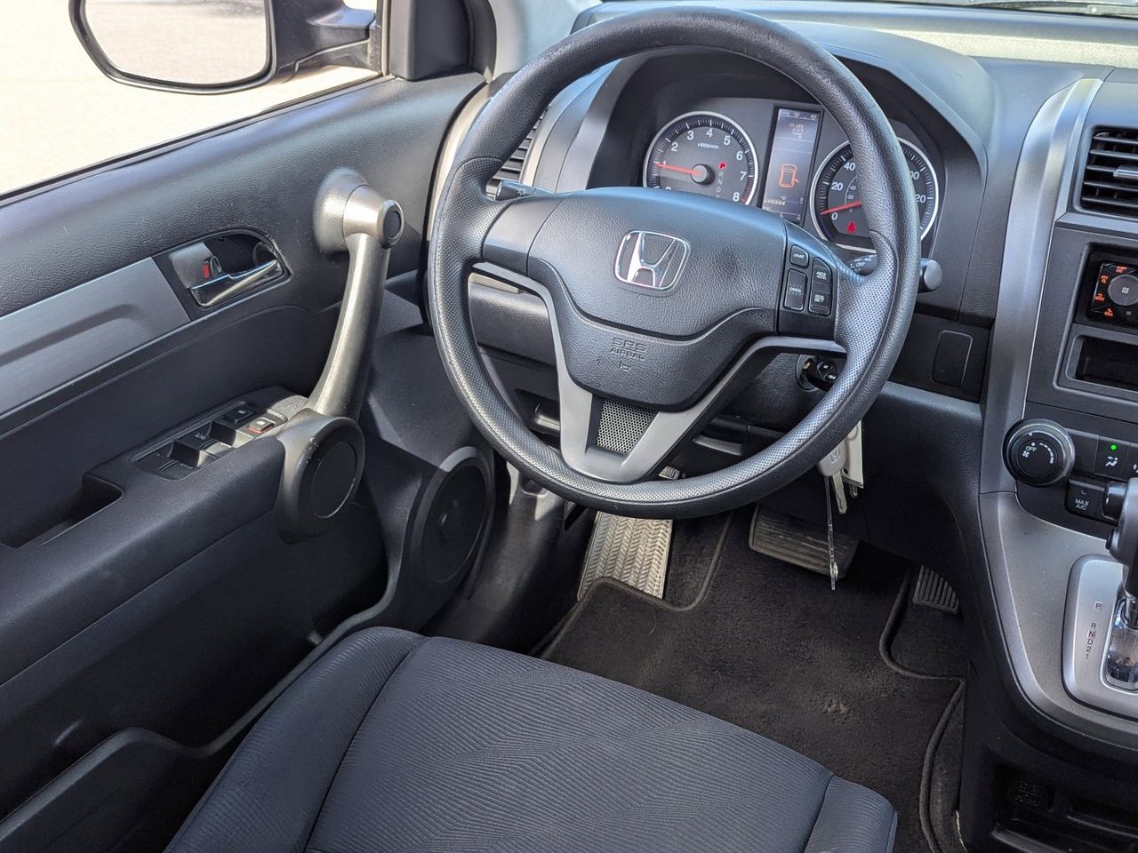 Used 2011 Urban Titanium Metallic Honda LX image 16