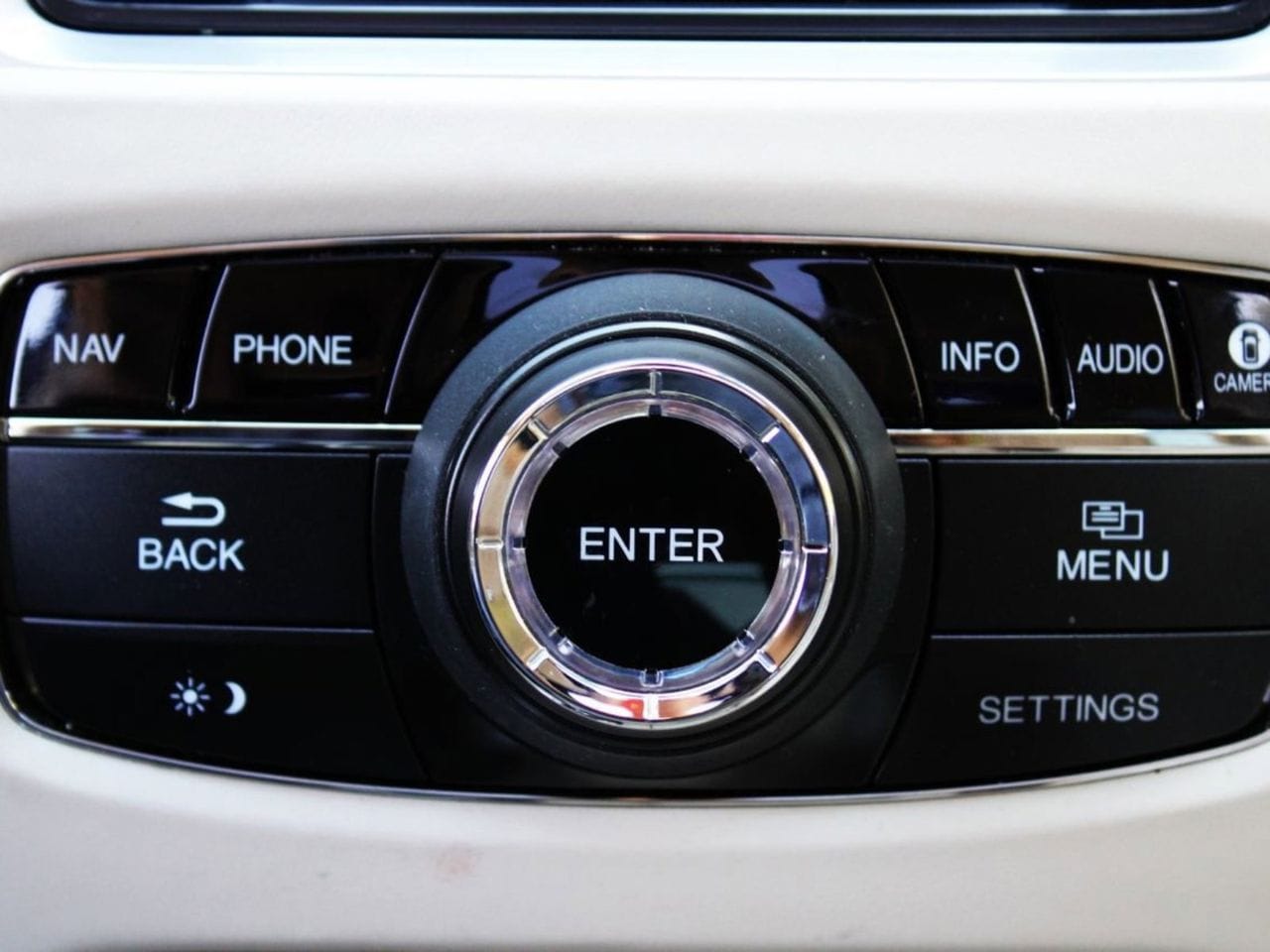 Used 2020 Platinum White Pearl Acura Advance Package SH-AWD image 22