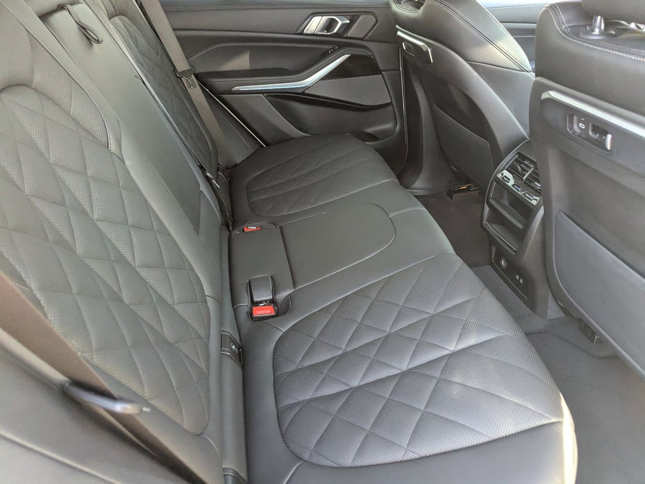 Used 2026 Alpine White BMW xDrive40i image 15