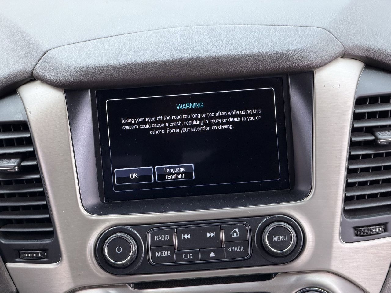 Used 2019 White Frost Tricoat GMC Denali image 21