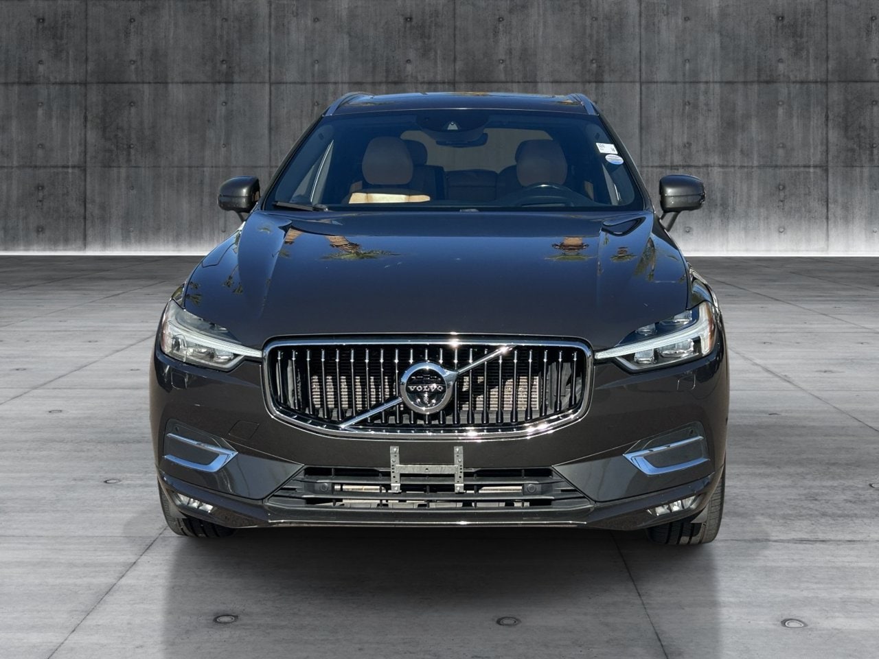 Used 2018 Pine Gray Metallic Volvo T6 Inscription image 8