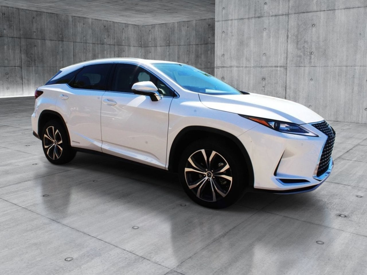 Used 2021 Eminent White Pearl Lexus 450h image 9