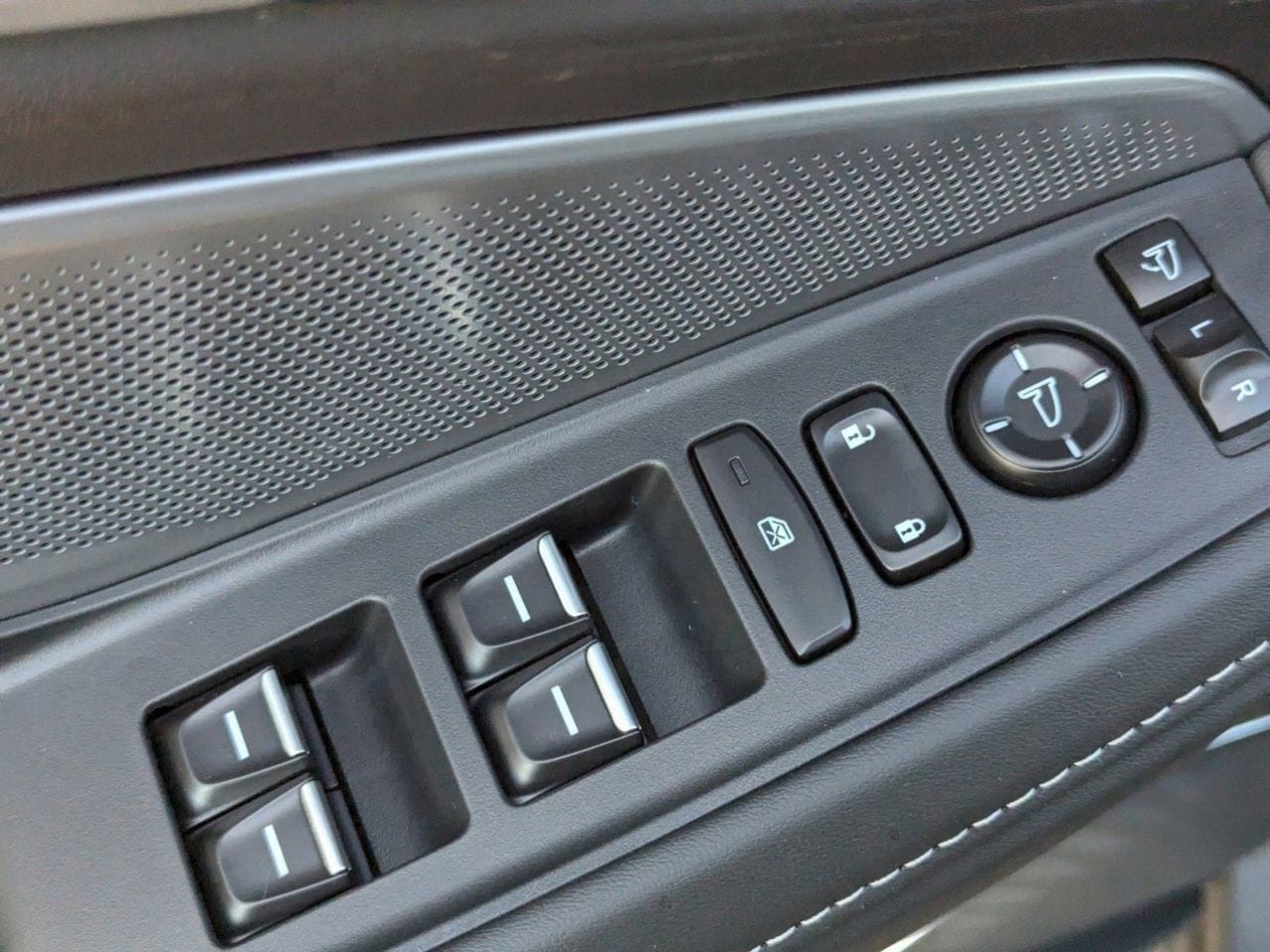 New 2026 Platinum White Pearl Acura FWD Technology Package image 17