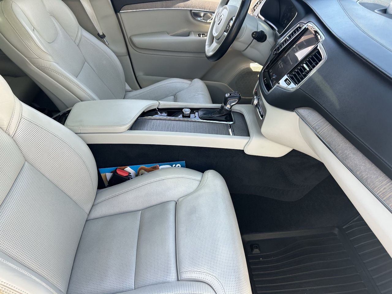 Used 2022 Denim Blue Metallic Volvo T6 Inscription image 13