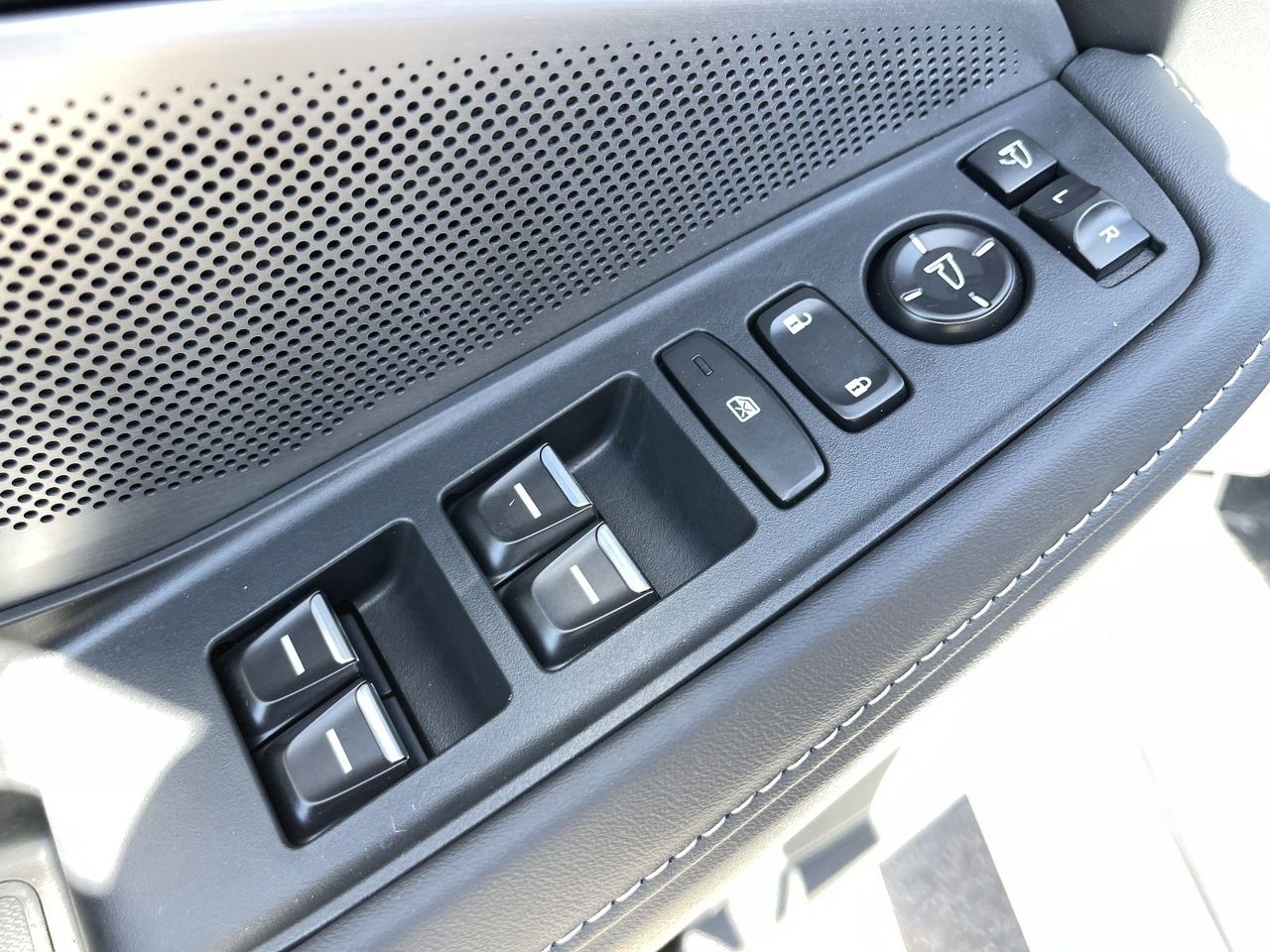 New 2026 Solar Silver Metallic Acura FWD Technology Package image 25