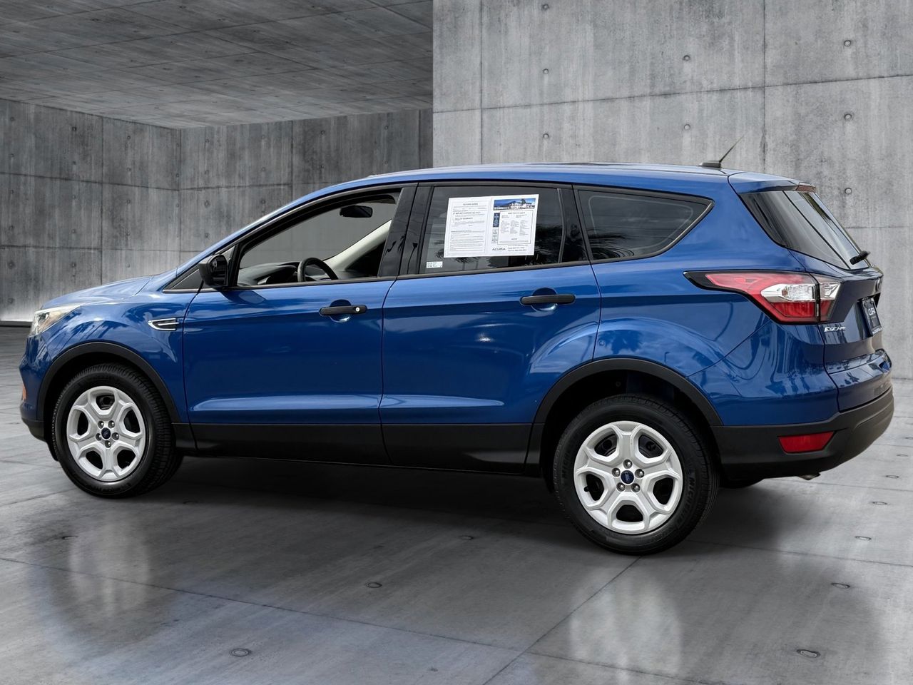 Used 2018 Lightning Blue Ford S image 3