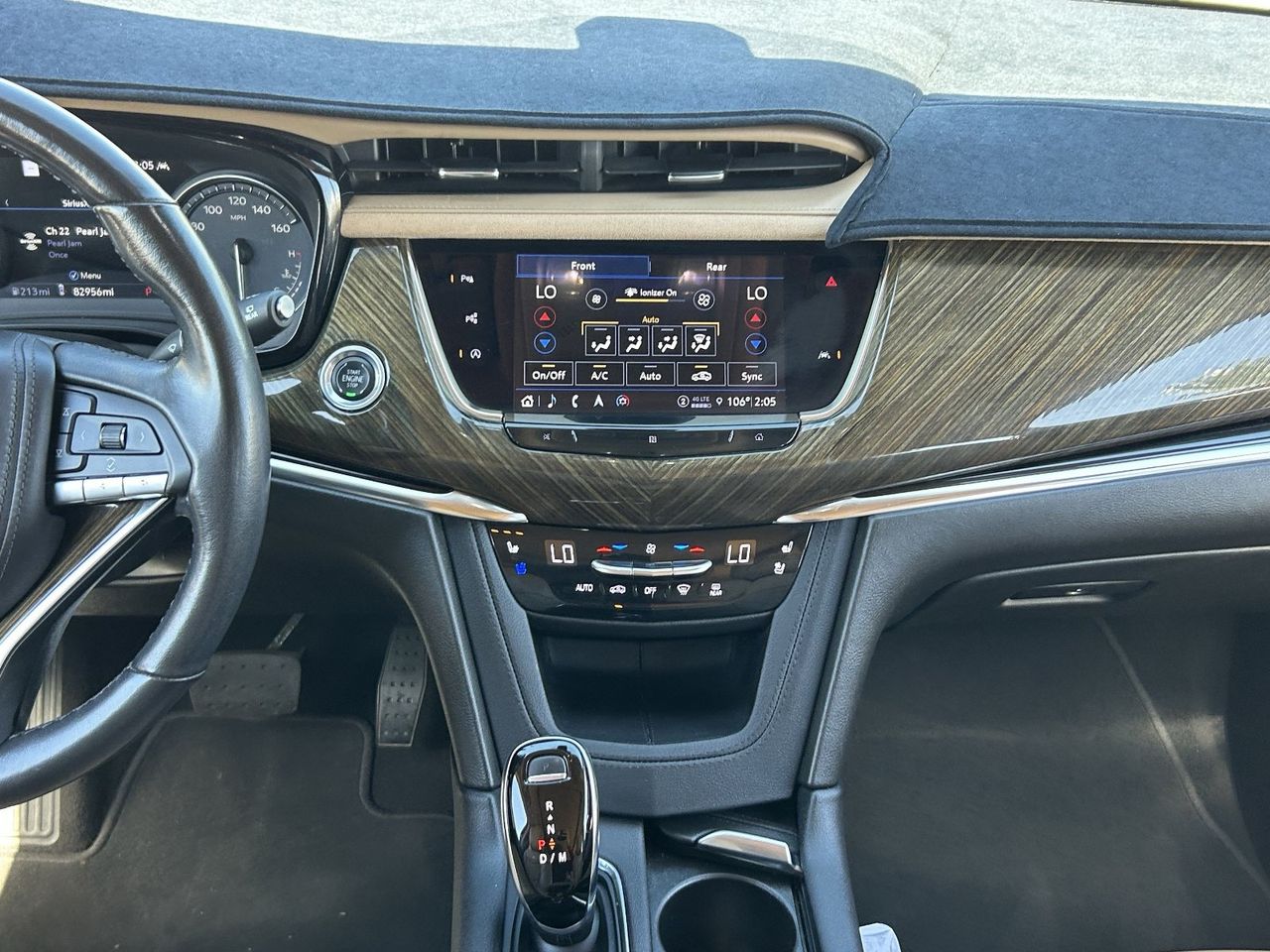 Used 2021 Crystal White Tricoat CADILLAC Premium Luxury image 20