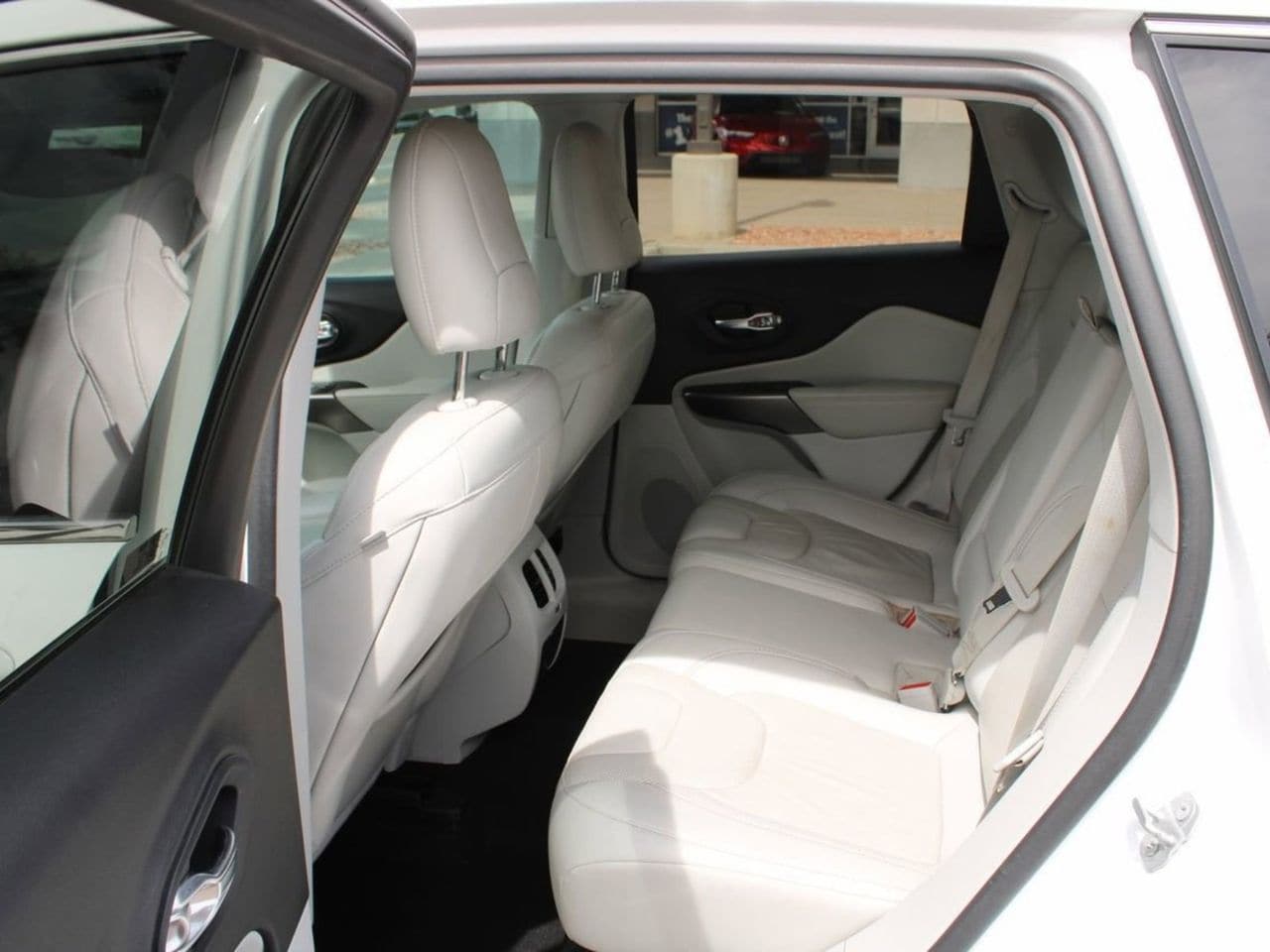 Used 2020 Bright White Clearcoat Jeep Limited image 10