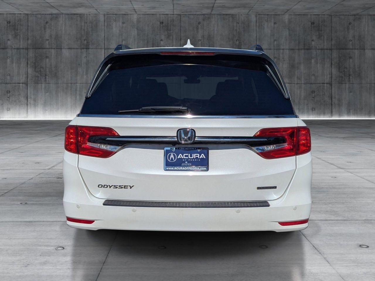 Used 2023 Platinum White Pearl Honda Touring image 4