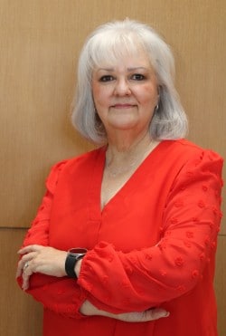 Staff member Carina Koshinski from ID_b11392e985a2