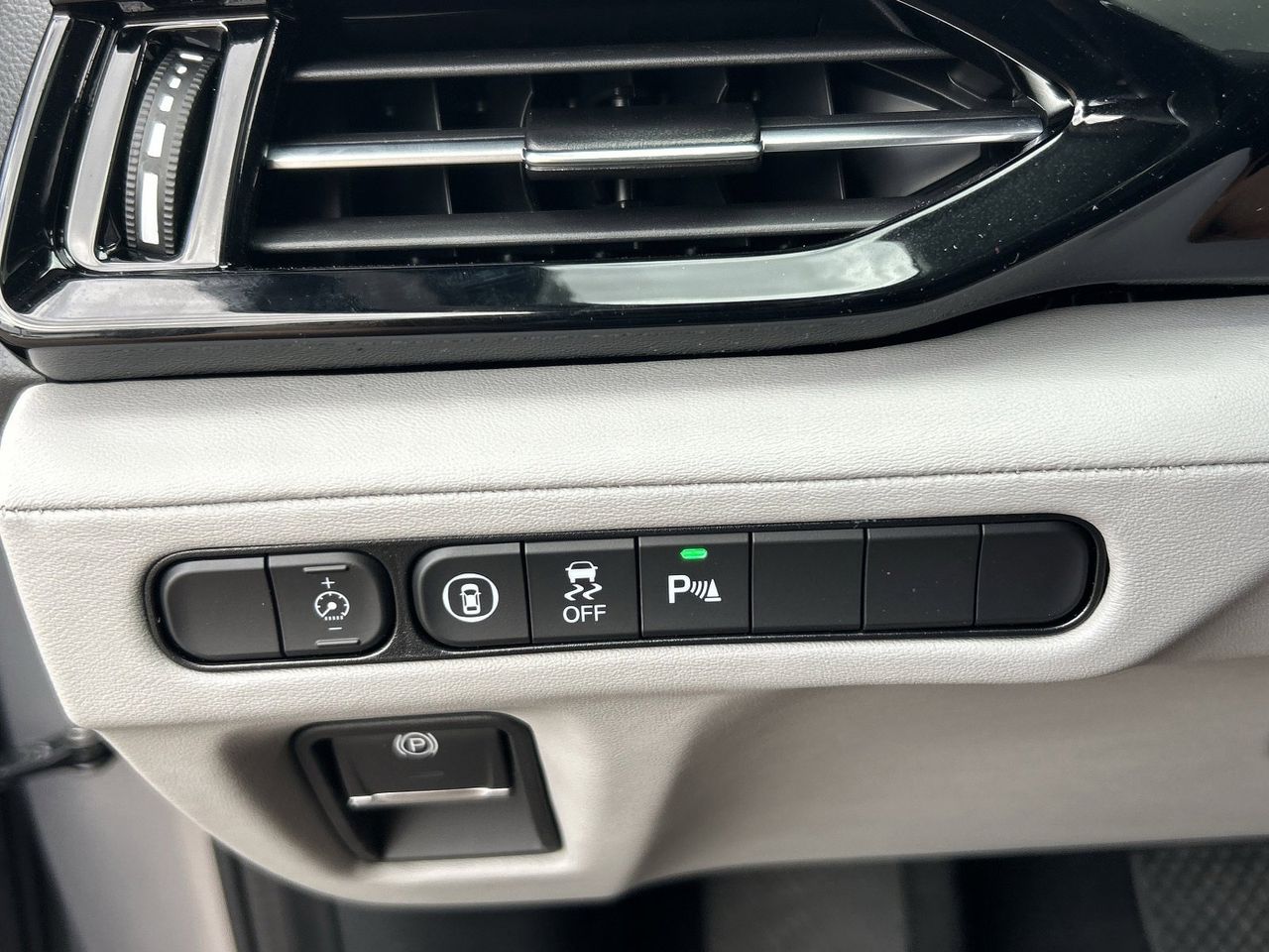 New 2026 Solar Silver Metallic Acura SH-AWD Technology Package image 33