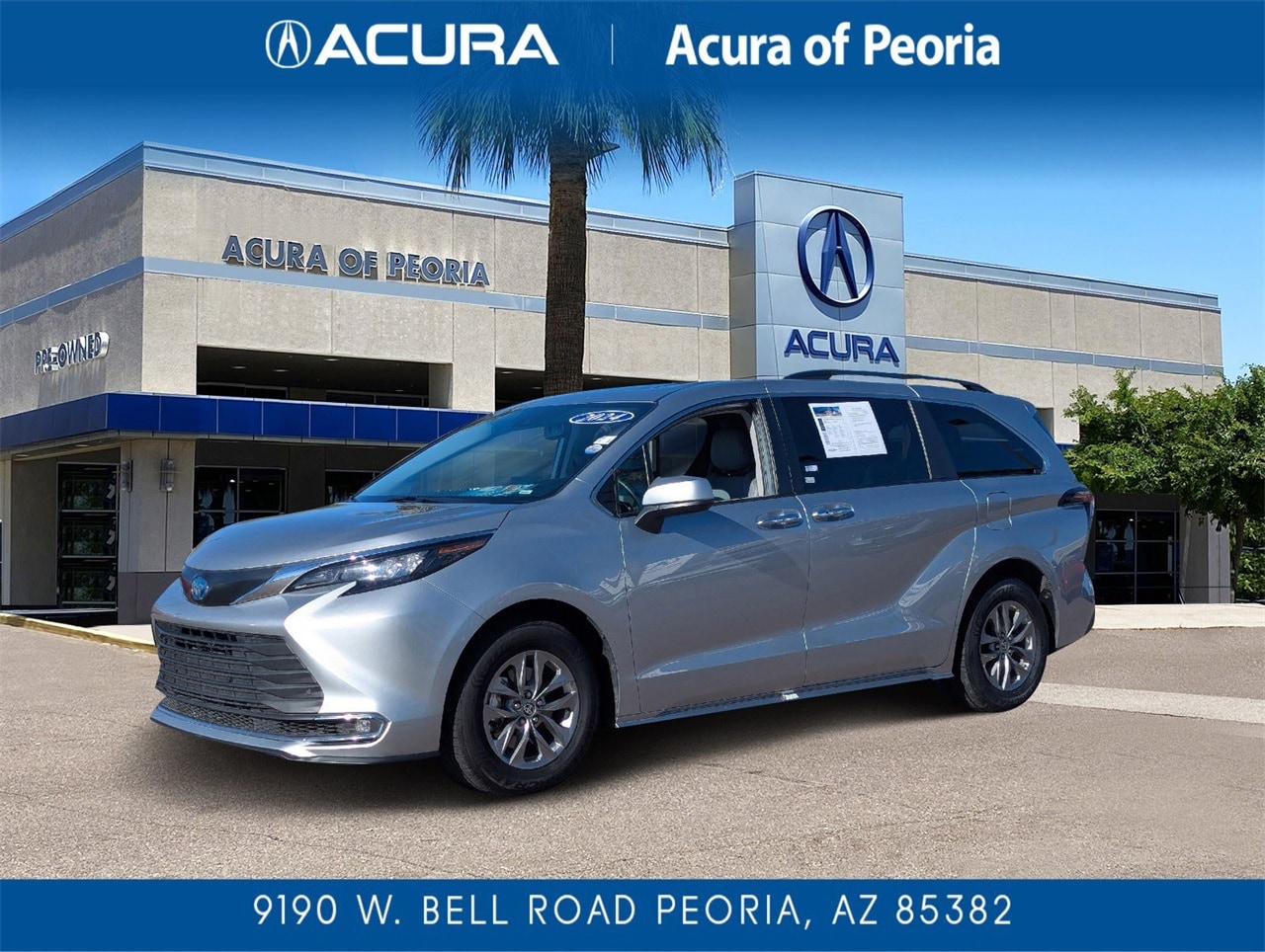 2024 Toyota Sienna XLE's photo