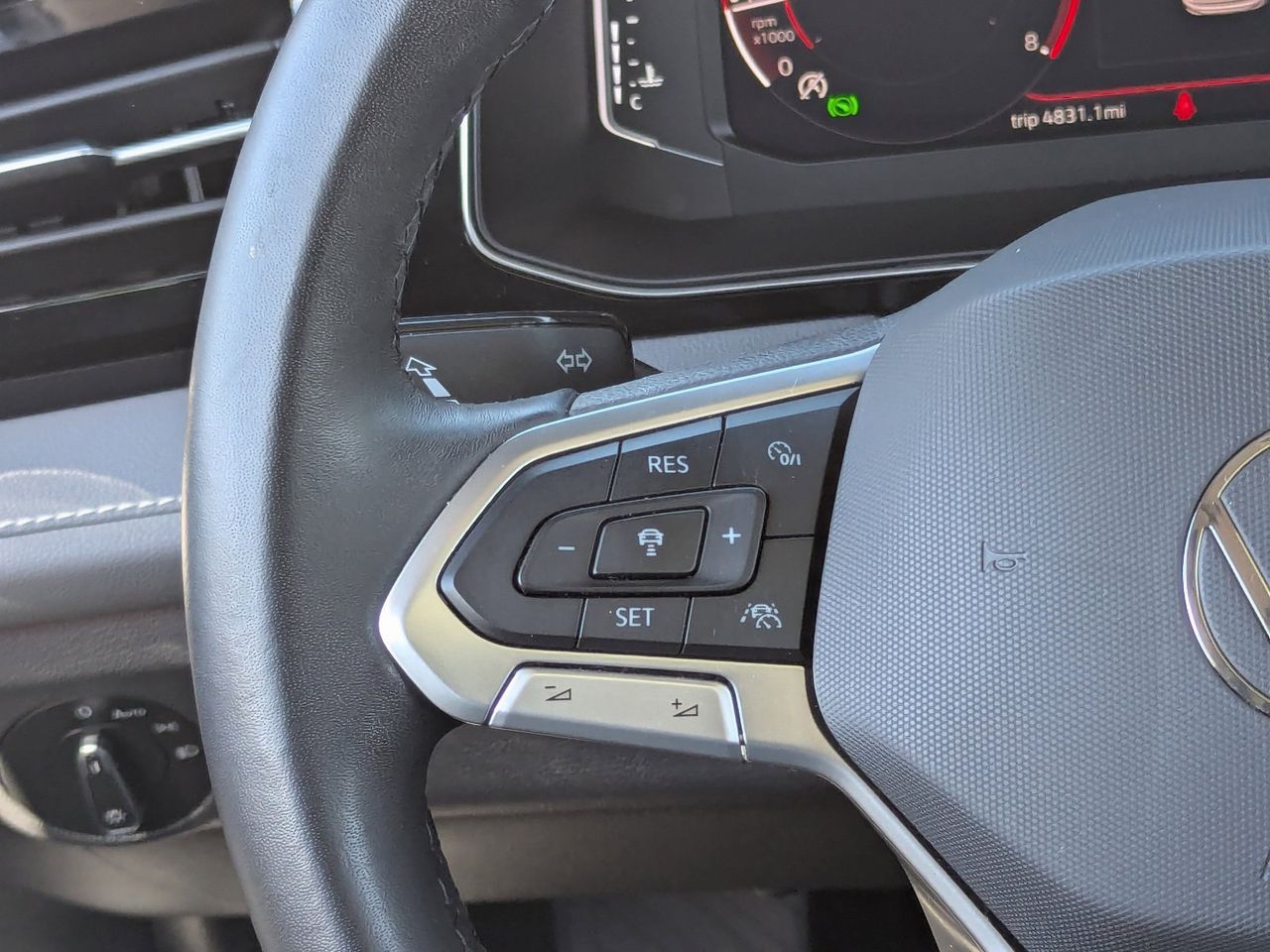 Used 2025 Deep Black Pearl Volkswagen 1.5T SEL image 23