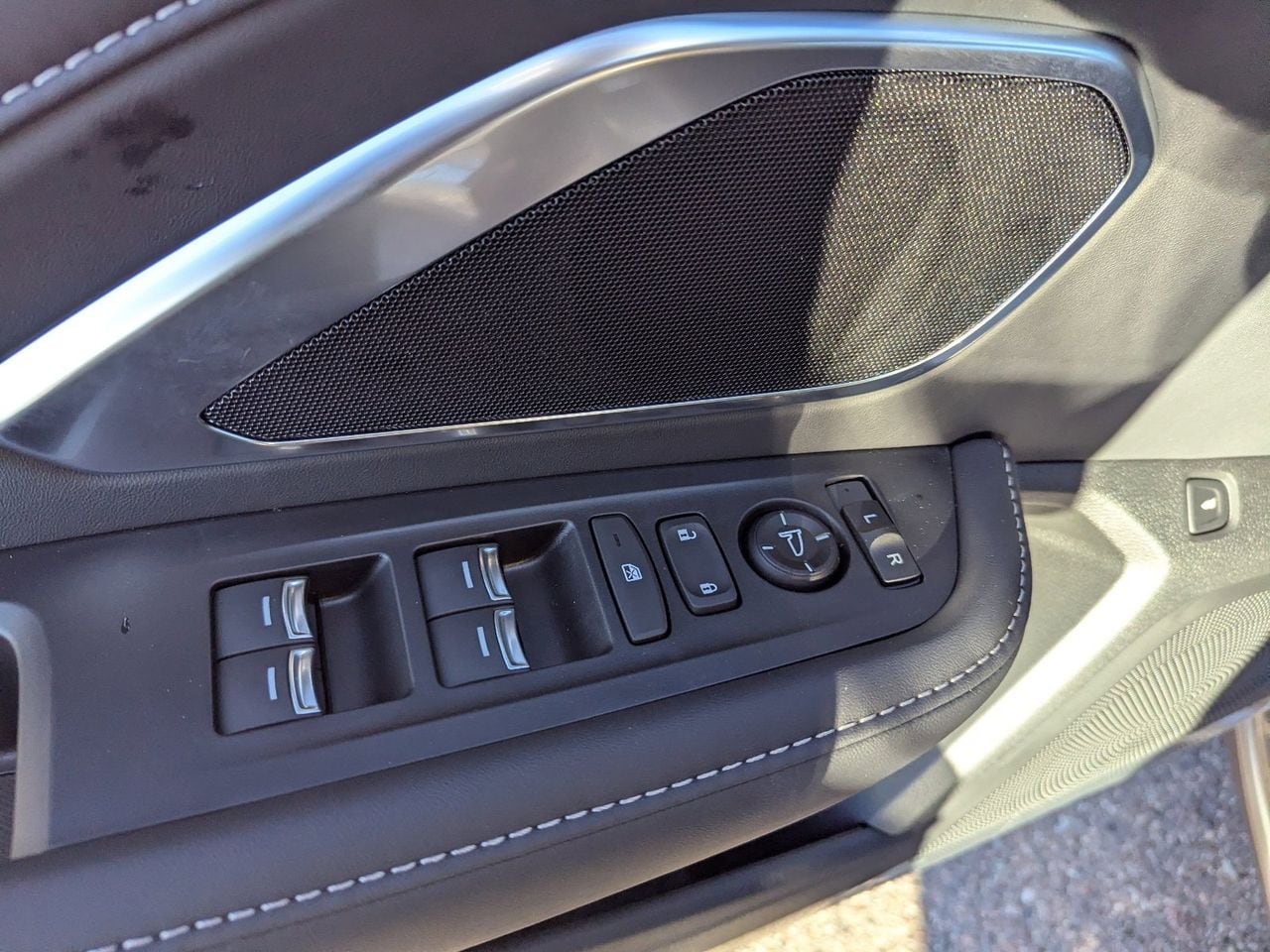 New 2026 Platinum White Pearl Acura SH-AWD image 29