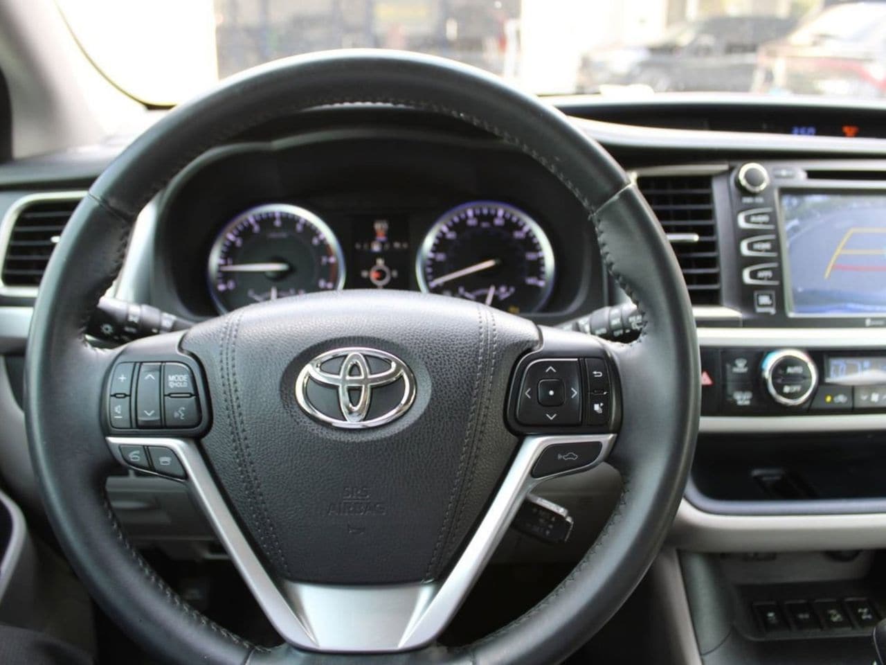 Used 2016 Predawn Gray Mica Toyota Limited image 29