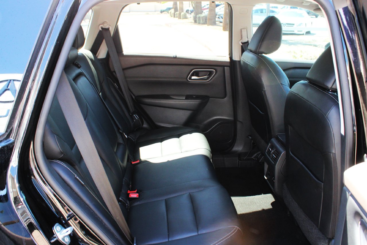 Used 2021 Super Black Nissan SL image 14