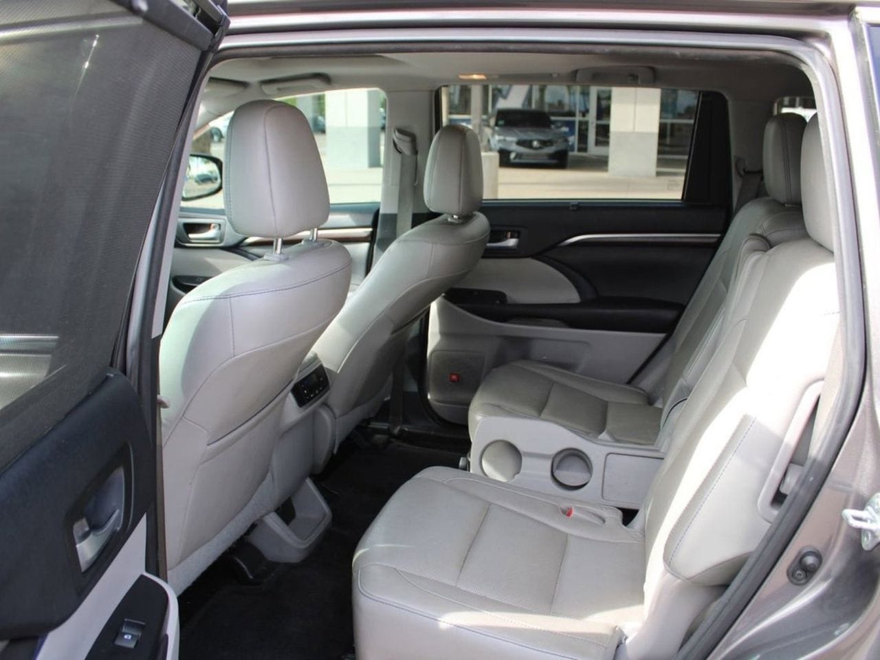 Used 2016 Predawn Gray Mica Toyota Limited image 10