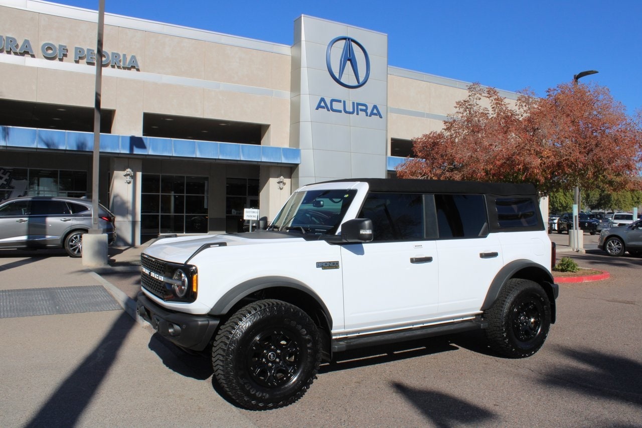 2023 Ford Bronco 4-Door Base's photo