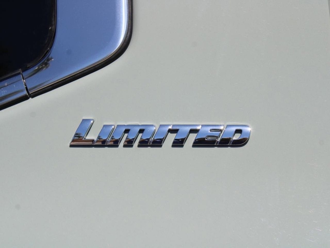 Used 2023 Lunar Rock Toyota Limited image 12