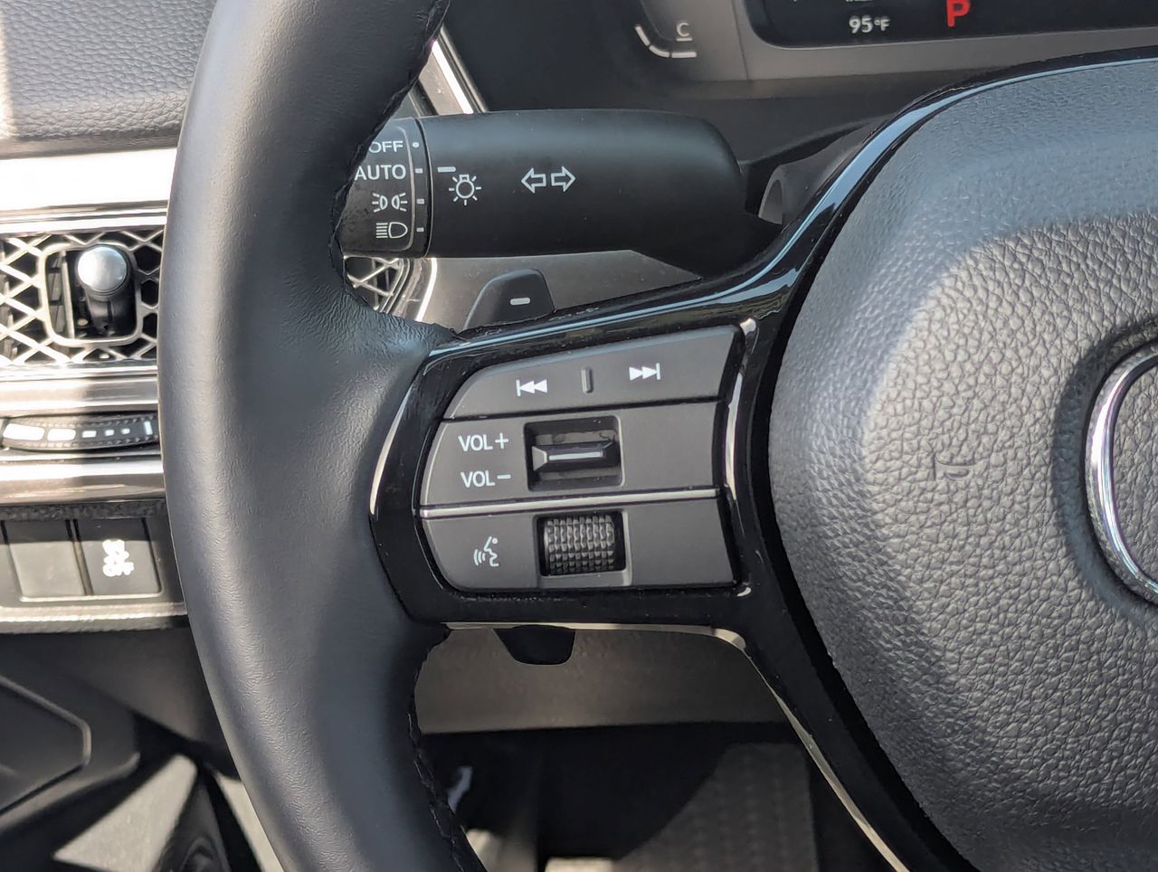 Certified Used 2025 Platinum White Pearl Acura Premium image 25